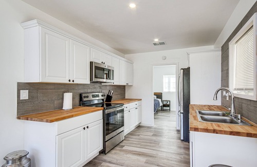 Lexington Casa | Spacious Lexington Home w/ Fire Pit: Hunt & Fish!