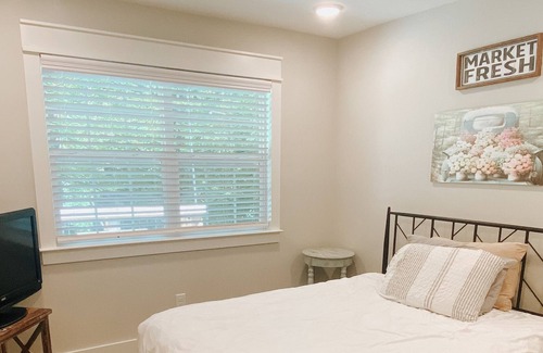 Fairview Casa | Spacious, light & airy farmhouse 30 minutes from Nashville!