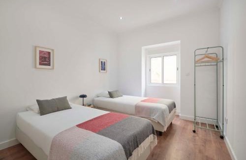 Mina Apartamento | Spacious & Light-Filled 4BR Apartment By TimeColer