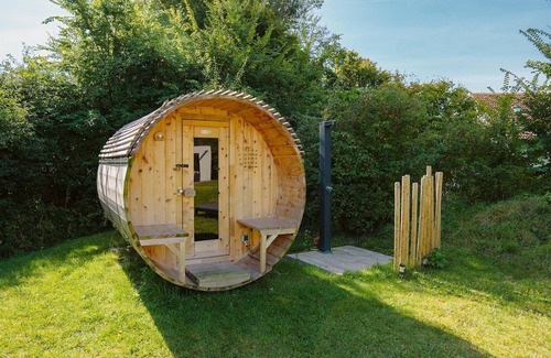 Ouddorp Casa | Spacious, light house near the beach, an oasis of peace and space with jacuzzi and sauna.