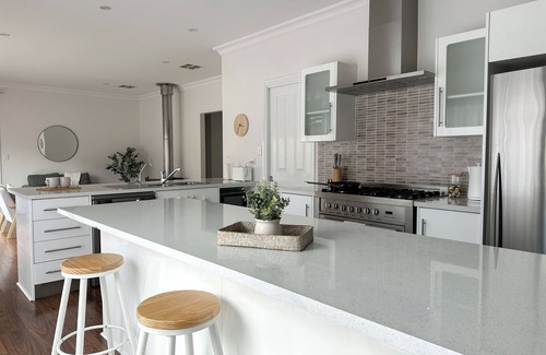 Littlehampton Casa | Spacious Littlehampton Lodge - 4 Bedroom Home with AC