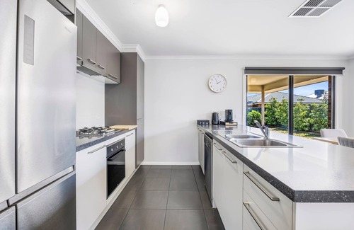 Lucas Casa | Spacious Living, Lucas