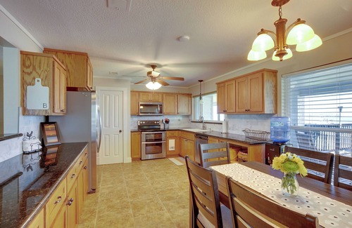 West Livingston Casa | Spacious Livingston Home w/ Private Boat Dock