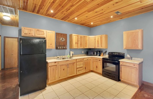 Sycamore Cabina | Spacious Lodge on 40 Acres!