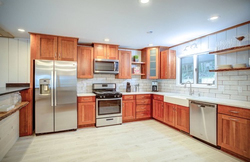 Seven Devils Cabina | Spacious lodge with magnificent mountain views, fireplace and hot tub.