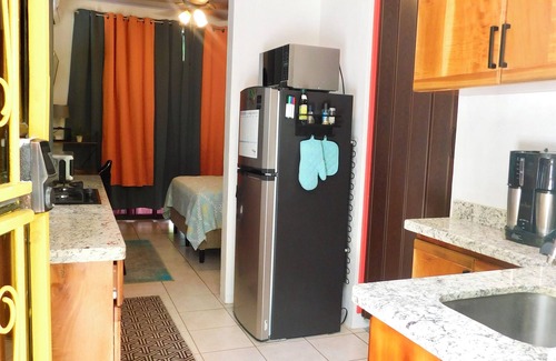 Jacó Cabina | Spacious lodge with 6 bedrooms, WiFi, AC & Pool in charming South Jacó