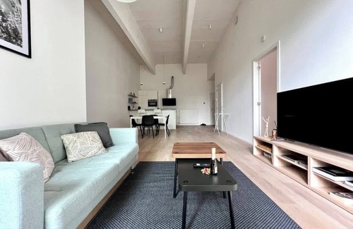 Anderlecht Apartamento | Spacious Loft Instant Favourite Up to 4 Guests Comfort & Style in Brussels