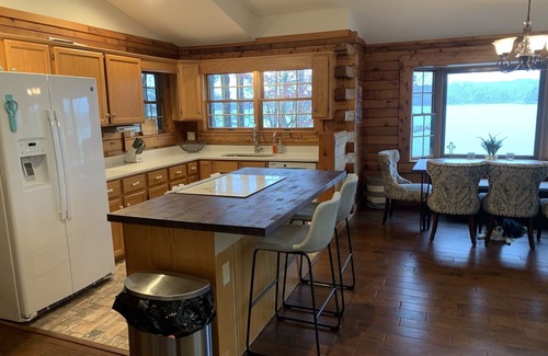 Seneca Casa | Spacious Log Cabin on Point Lot, Private Beach, Boat and PWC Rental Available