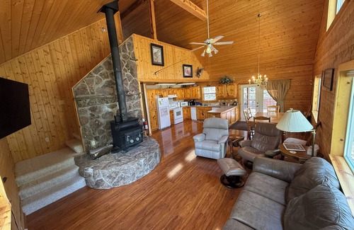 Lake City Casa | Spacious log cabin with a private gazebo view of Red Mountain!