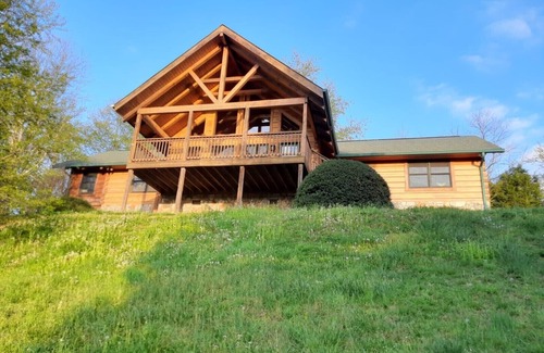 Butler Cabina | Spacious Log Cabin with Breathtaking Views