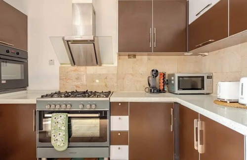 Eltham Casa | Spacious London Oasis | 4 Bedrooms | 20 mins Central London