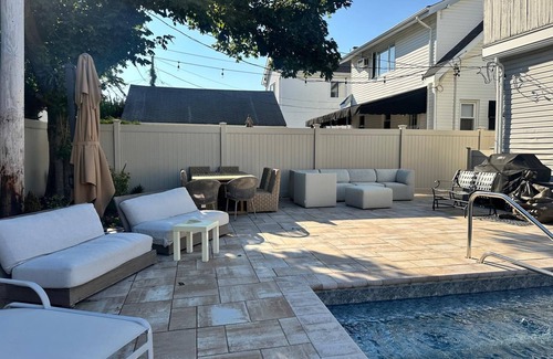 Long Beach Casa | Spacious Long Beach 4-bedroom house, giant pool deck, steps to beach & train