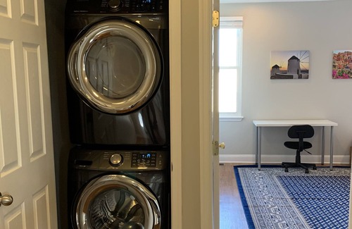 Petworth Casa | Spacious Longterm DC Townhouse - w/Parking + Metro