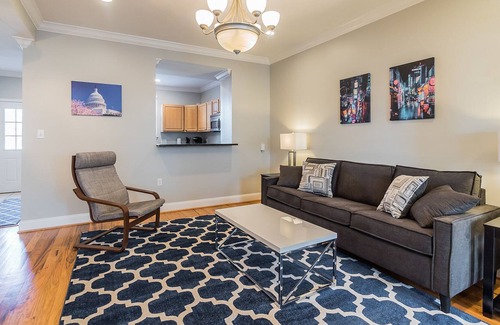 Petworth Casa | Spacious Longterm DC Townhouse - w/Parking + Metro
