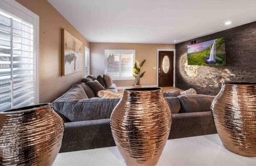 San Ysidro Casa | Spacious Lux Home 75" Smart TV/Outside Cinema