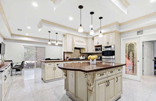 Valley Glen Casa | Spacious Luxe Home w/Bonus Loft and Private Yard