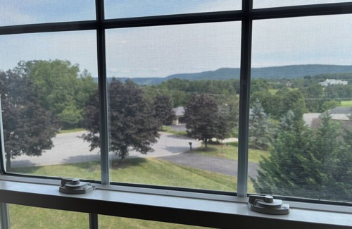State College Casa | Spacious, Luxurious, and Convenient Happy Valley PSU Getaway