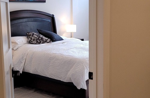 Clarkson Apartamento | Spacious & Luxurious family apartment in an Upscale Mississauga neighborhood