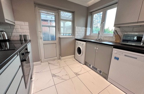 Brentwood Casa | Spacious luxury 3 bedroom house in a unique location.