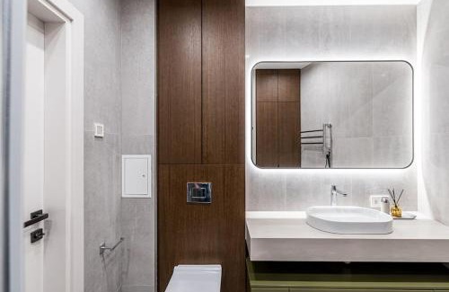 Uzupis Apartamento | Spacious luxury apt w/river view/terrace Paupys