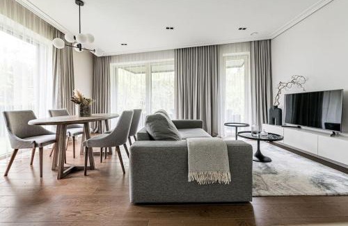 Uzupis Apartamento | Spacious luxury apt w/river view/terrace Paupys