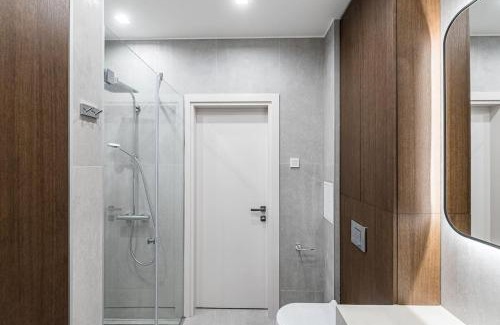 Uzupis Apartamento | Spacious luxury apt w/river view/terrace Paupys