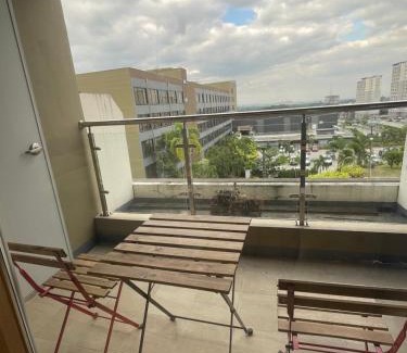 Clark Freeport Apartamento | Spacious Luxury Condo w/kitchen beside Hilton Clark D’Heights