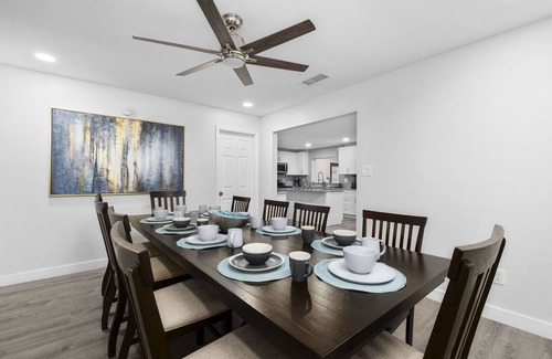 Gainesville Casa | Spacious luxury Family Home near UF & Santa Fe