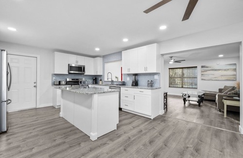 Gainesville Casa | Spacious luxury Family Home near UF & Santa Fe