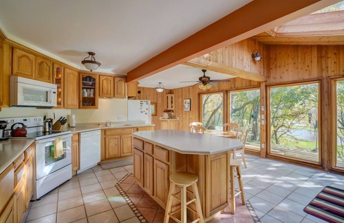 Cottage Grove Casa | AMPLIA CASA DE LUJO - UBICACIÓN DEL ESTE DE MADISON CONVENIENTE