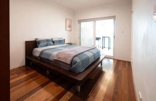 Eastlakes Casa | Spacious Luxury Home nr Sydney Airport, CBD & Beaches