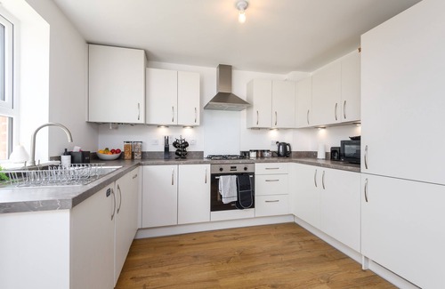 Broad Oak Casa | Spacious Luxury House In Canterbury with Free Parking & Garden - Sleeps 7