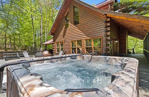 Blue Ridge Casa | Spacious luxury Lake Blue Ridge forest cabin an spa