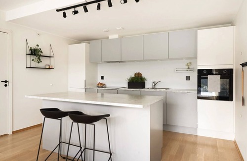 Laksevag Apartamento | Spacious Luxury, Terrace + Parking