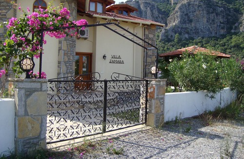 Dalyan City Center Villa | Amplia Villa de lujo con piscina propia y unas impresionantes vistas a la montaña