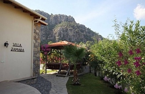 Dalyan City Center Villa | Amplia Villa de lujo con piscina propia y unas impresionantes vistas a la montaña