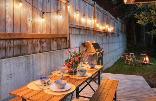 Edmonds Casa | Spacious Main Street Retreat for families and large groups