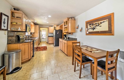 Mancos Casa | Amplio Mancos River Home w / Deck on Creek & Pond!