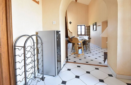Chaintre Villa | Espaciosa mansión en Vinzelles con piscina