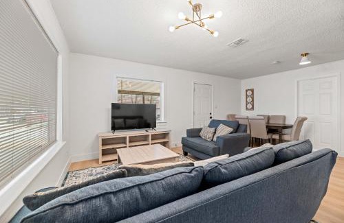 McKinney Casa | Spacious McKinney Bungalow - 4 Bedrooms