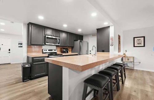 Sun City Casa | Spacious Menifee Home, 30mins to Disneyland!
