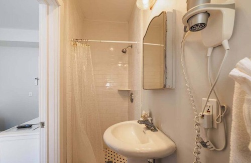 Sun City Casa | Spacious Menifee Home, 30mins to Disneyland!