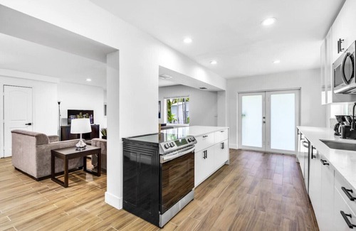El Portal Casa | Spacious Miami Home by the River, Perfect Location