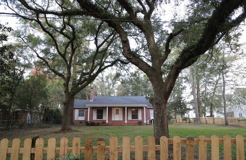 Tallahassee Casa | Spacious Mid-Cent Home, Close to FSU/Stadium, FAMU, TCC, Capitol and Hospitals
