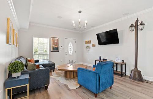 Tulane - Gravier Casa | Spacious Mid-city Home W Pool