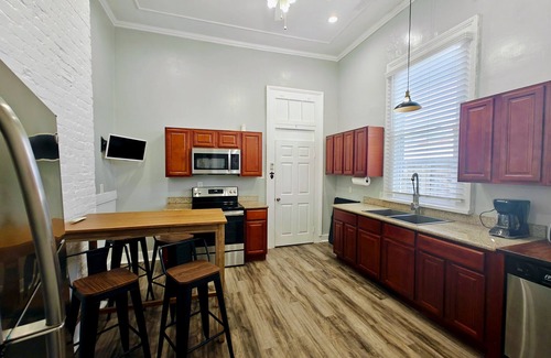 Tulane - Gravier Casa | Spacious Mid-City Victorian 1 – Near Streetcar & FQ!
