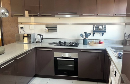 Greater Johannesburg Metropolitan Area Apartamento | Spacious, modern & cosy