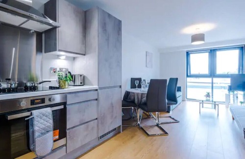 Leeds Apartamento | ✰Spacious & Modern 2 Bed Apt, 5 Mins from Leeds!