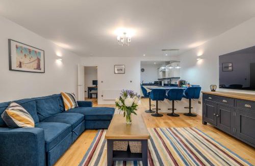 Bristol Apartamento | Spacious Modern 2-bed Parking & Wi-Fi & 65"OLED