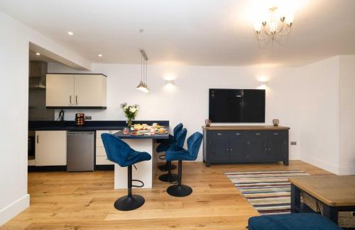 Bristol Apartamento | Spacious Modern 2-bed Parking & Wi-Fi & 65"OLED